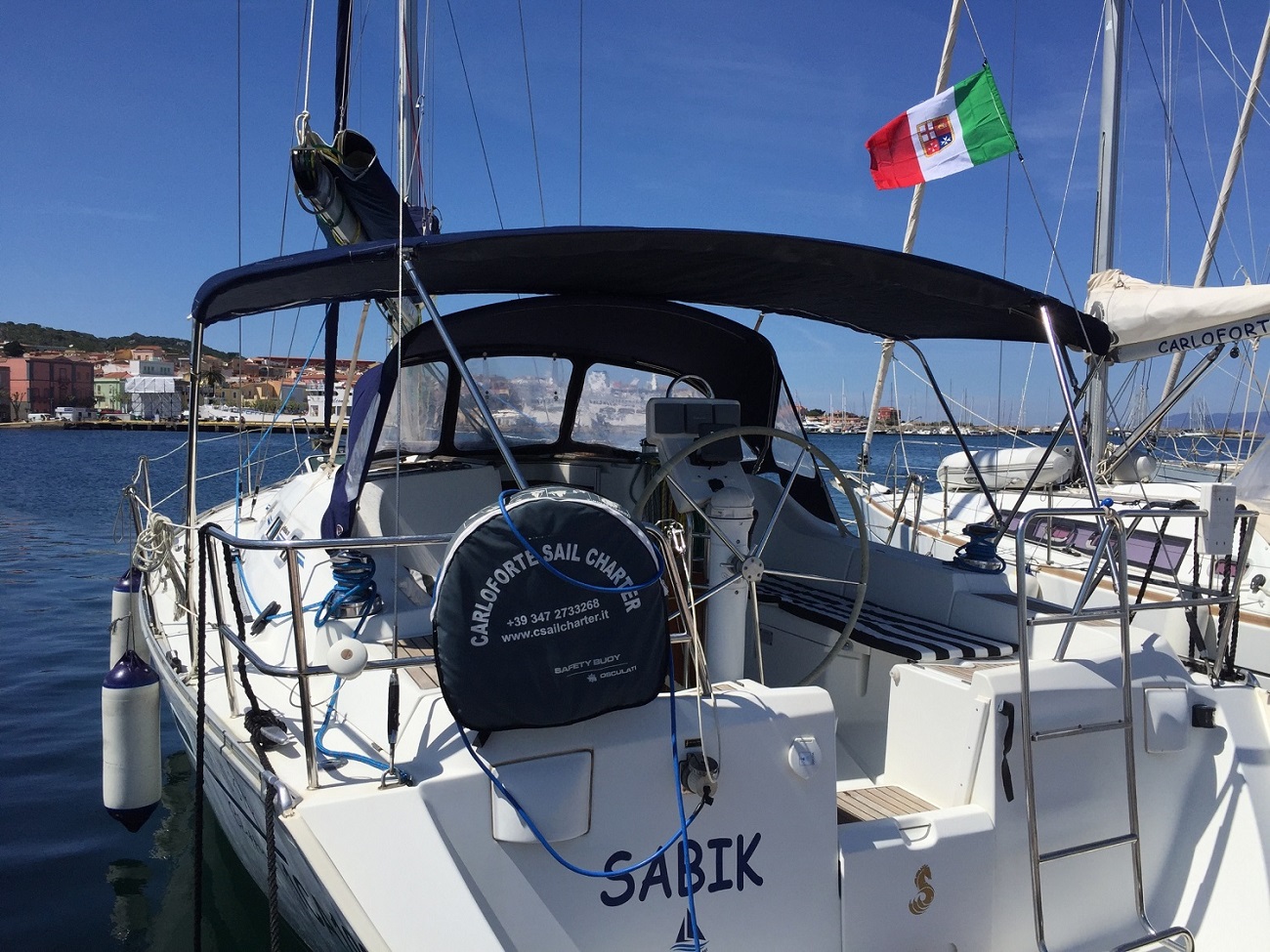 Yachtcharter Oceanis 393 - Italien, Sardinien, Carloforte