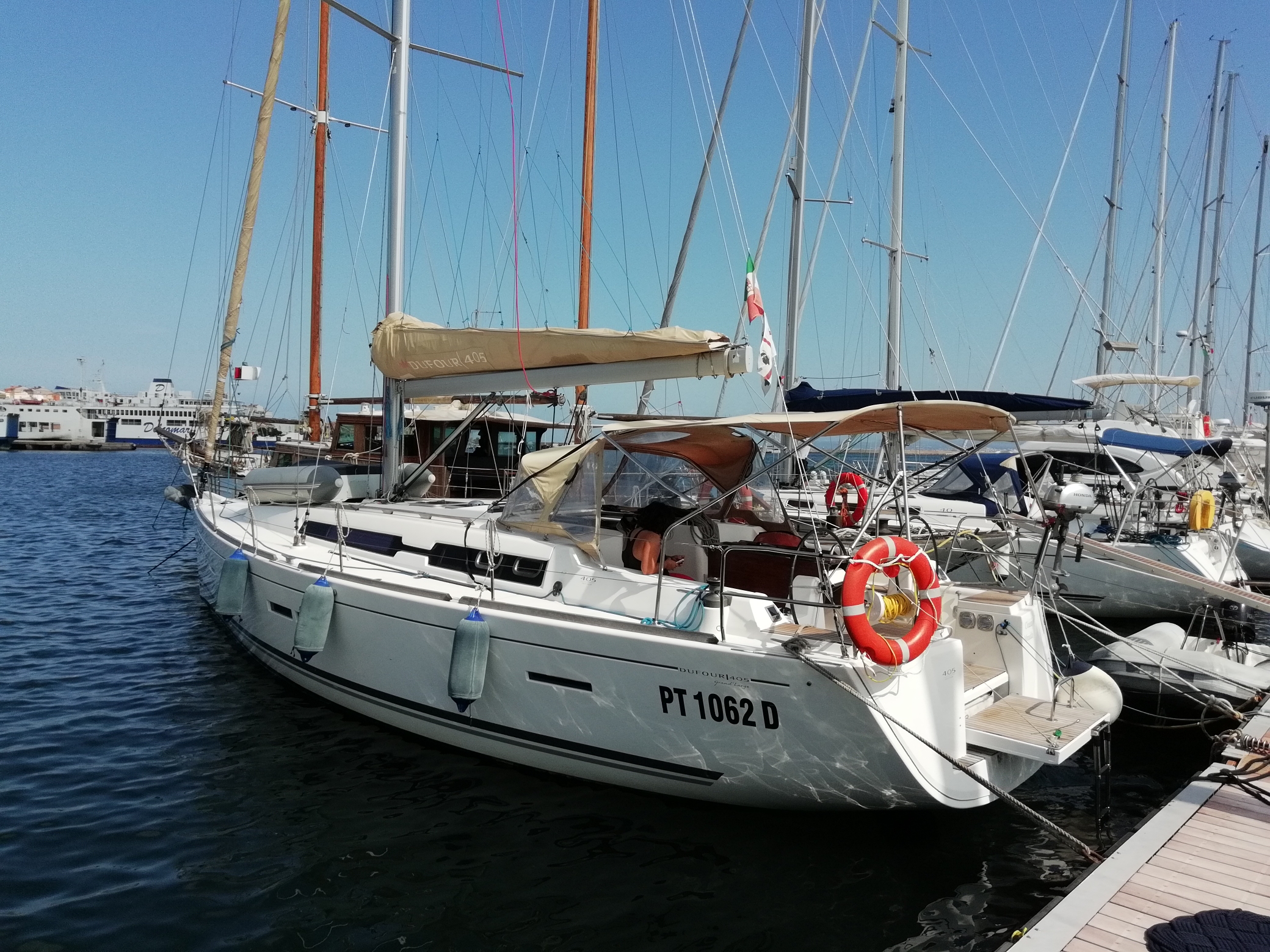 Yachtcharter Dufour 405 - Italien, Sardinien, Carloforte