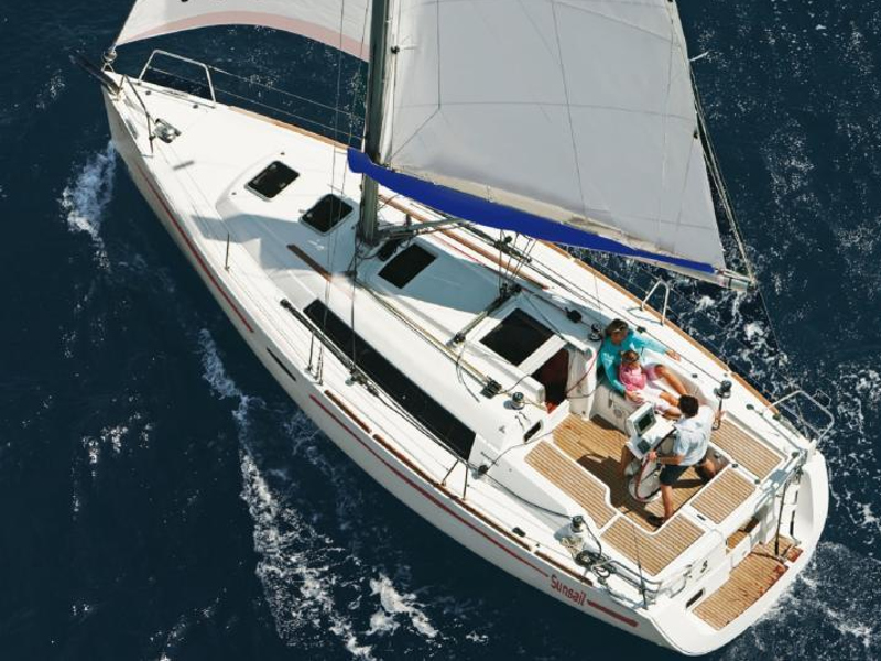 Yacht charter Oceanis 311 - Italy, Campania, Procida