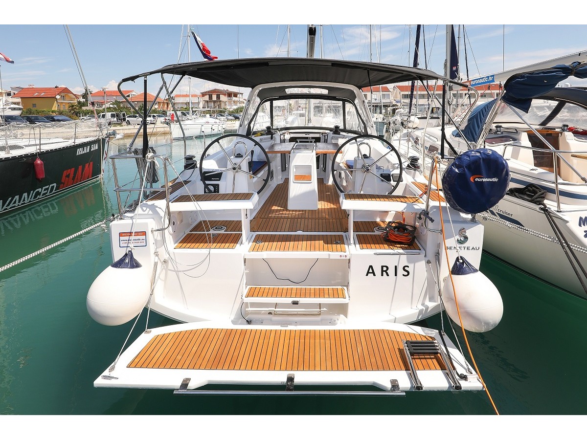 Yacht charter Oceanis 35.1 - Croatia, Northern Dalmatia, Biograd