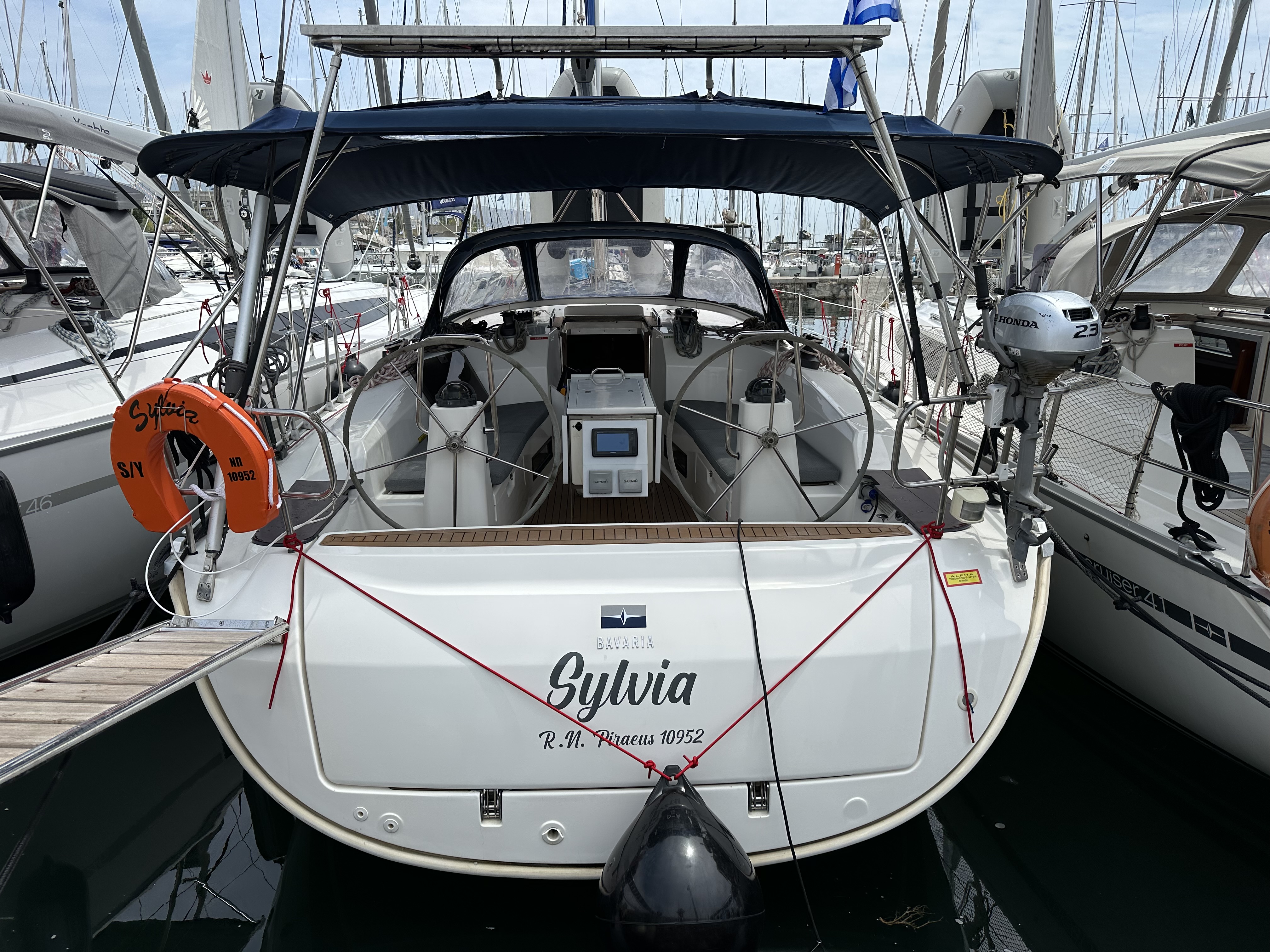 Yacht charter Bavaria Cruiser 40 - Greece, Ionian Islands, Provide