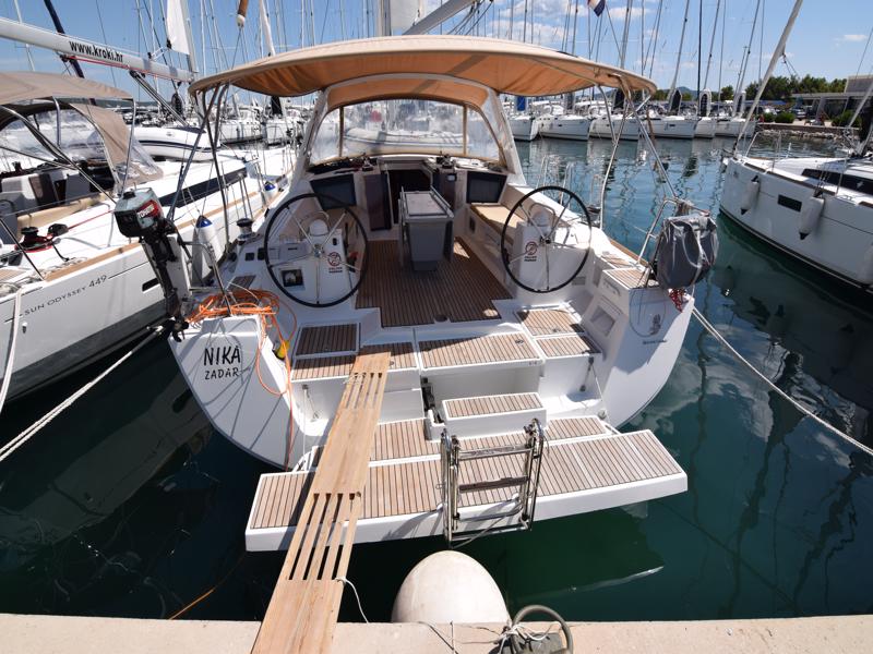 Yacht charter Oceanis 45 - Croatia, Northern Dalmatia, Sukosan